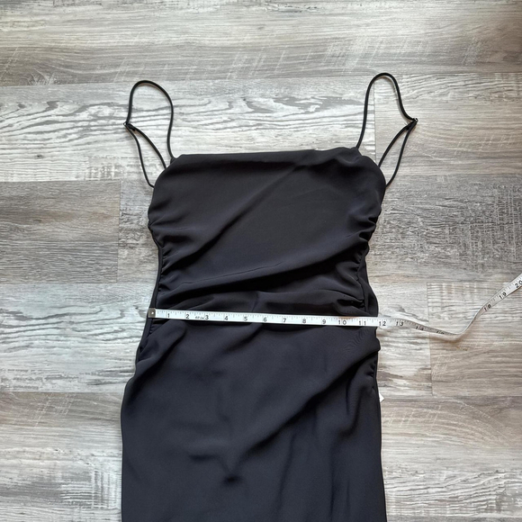 dresses - Picture 3 of 7